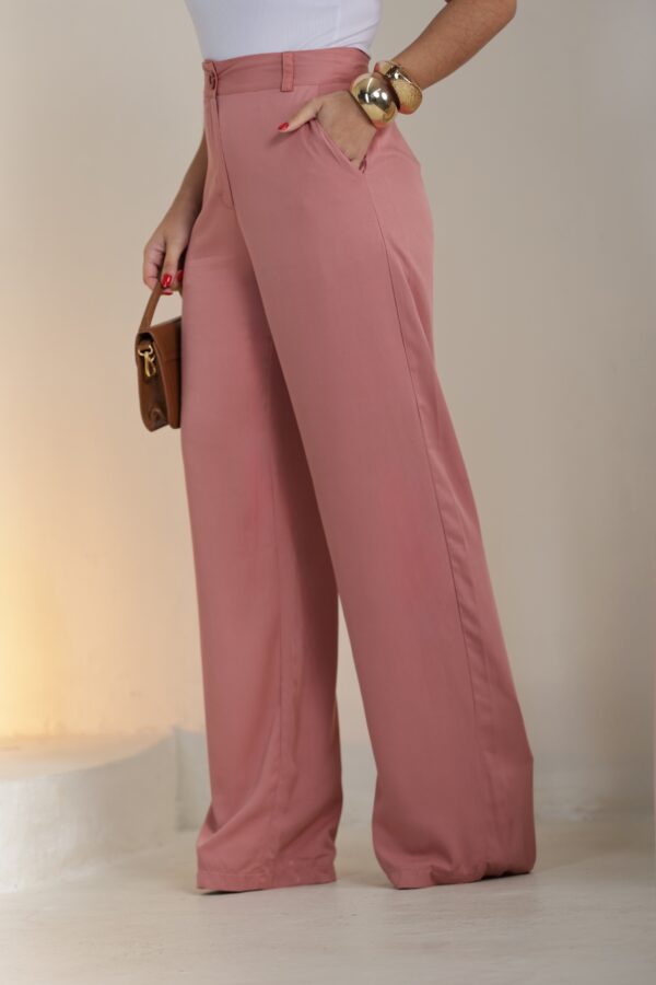 Calça Pantalona Alfaiataria em Viscolinho