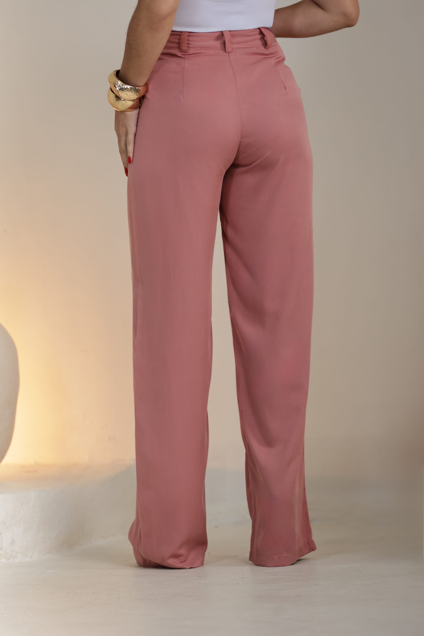 Calça Pantalona Alfaiataria em Viscolinho